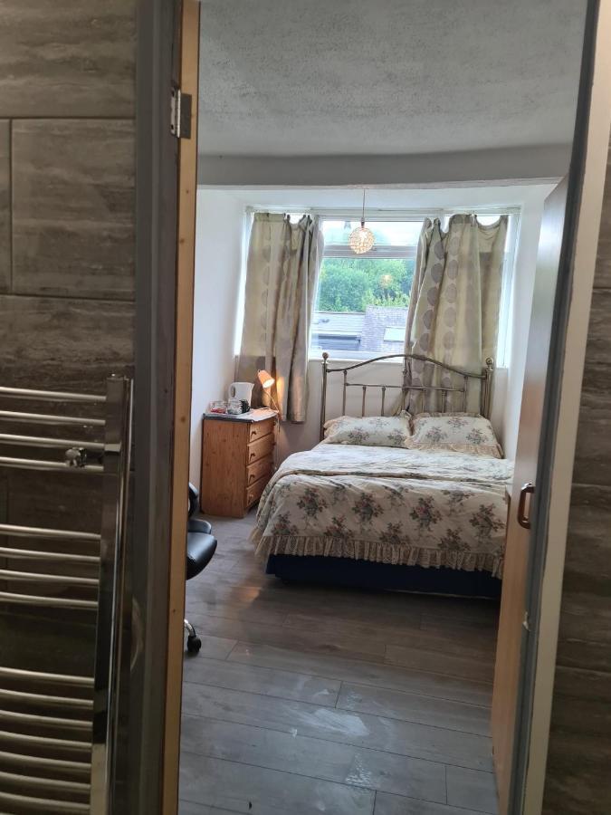 Budget Double En-Suite Bedroom Sheffield Luaran gambar